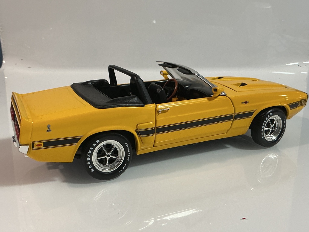1/18 ERTL 1959 SHELBY GT-500 YELLOW ON BLACK  - Photo 6