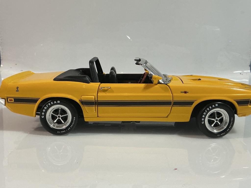 1/18 ERTL 1959 SHELBY GT-500 YELLOW ON BLACK  - Photo 7