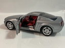 1/18 BEANSTALK GROUP MUSTANG GT FORD CONCEPT SILVER ON RED - Photo 4