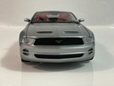 1/18 BEANSTALK GROUP MUSTANG GT FORD CONCEPT SILVER ON RED - Photo 8