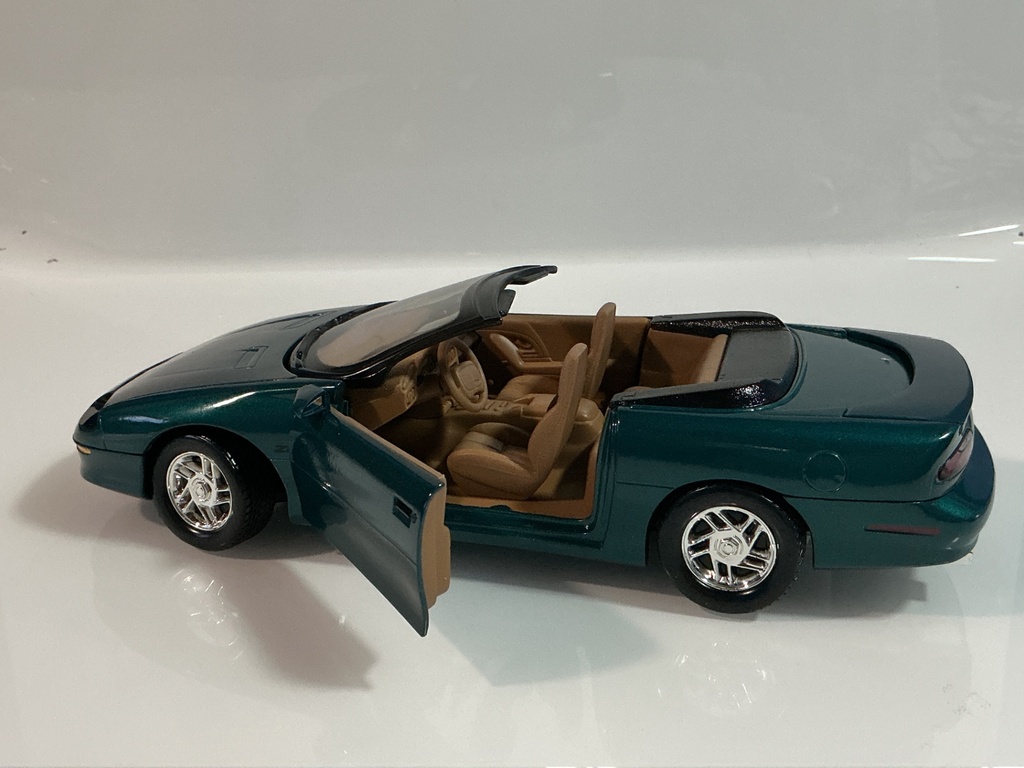 1/18 ERTL 1996 CHEVROLET CAMARO GREEN ON BROWN  - Photo 3