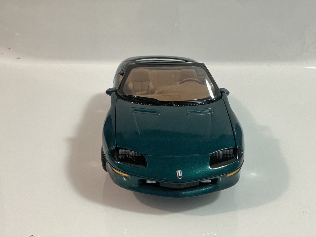 1/18 ERTL 1996 CHEVROLET CAMARO GREEN ON BROWN  - Photo 6