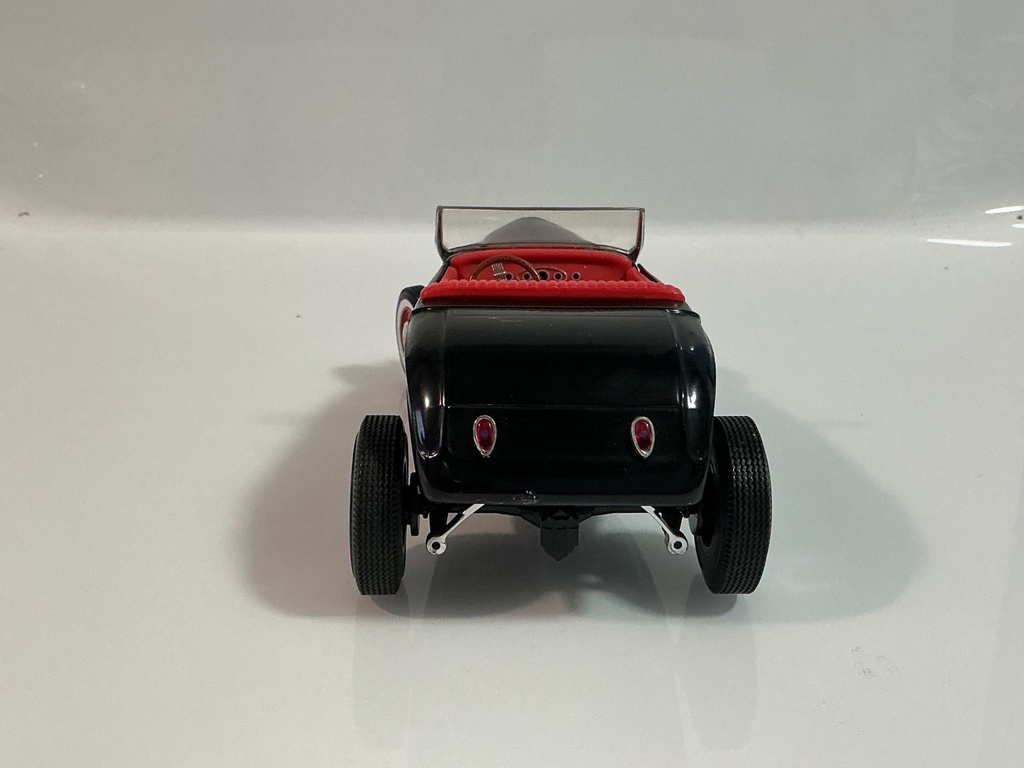 1/18 ERTL FORD BLACK ON RED  - Photo 4