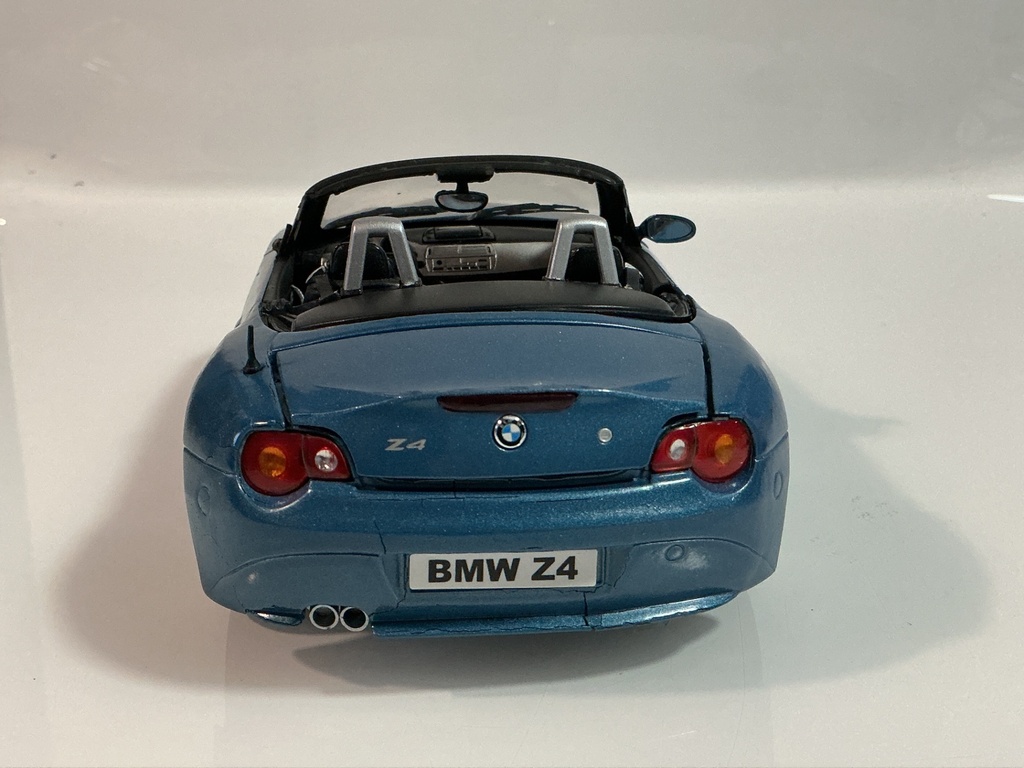1/18 RICKO BMW Z4 BLUE ON BLACK JUNKYARD CAR - Photo 4