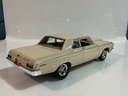 1/18 HIGHWAY 1964 DODGE DCP CREAM ON TAN  - Photo 6