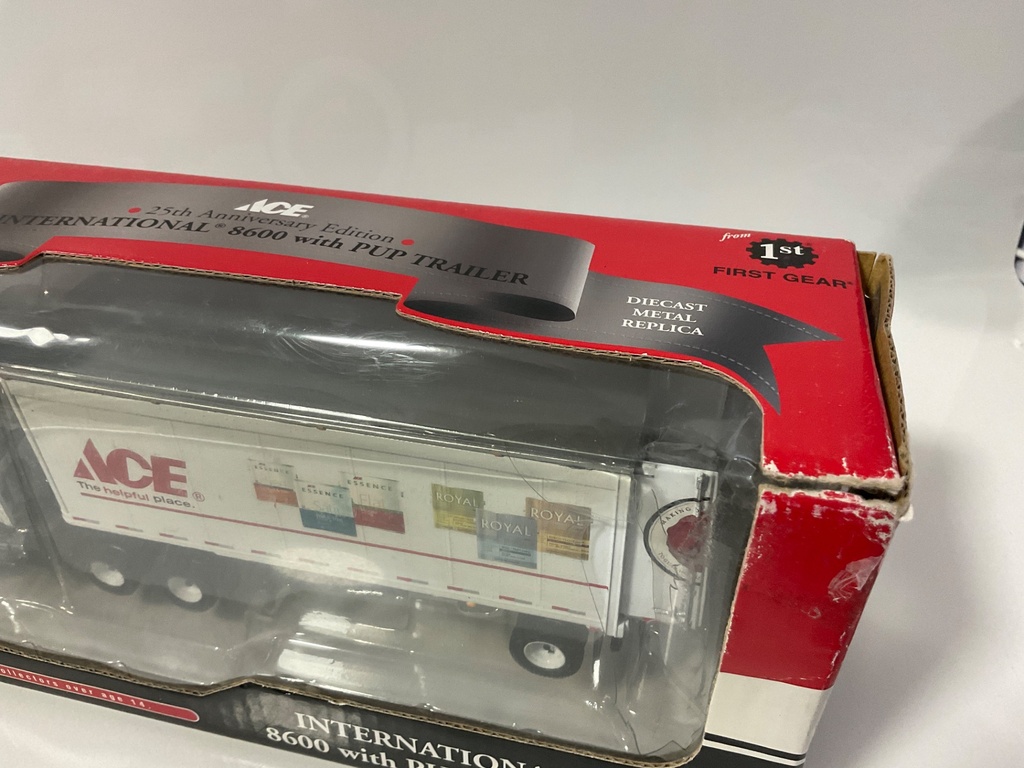 1/64 FIRST GEAR INTERNATIONAL 8600 W/ PUP TRAILER ACE HARDWARE  69-0174 - Photo 3