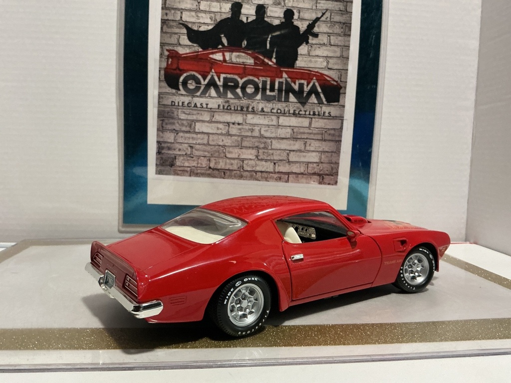 1/18: ERTL 1973 PONTIAC FIREBBIRD TRANS AM RED ON CREAM image