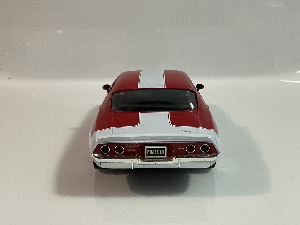 1/18 ERTL CHEVROLET CAMARO RED WHITE ON BLACK - Photo 4