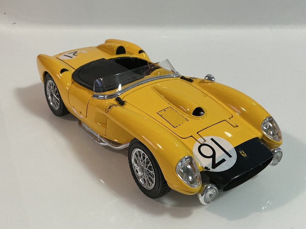 1/18 BURAGO 1957 FERRARI 250 TESTA ROSSA YELLOW ON BLACK *DAMAGED STICKER - Photo 6