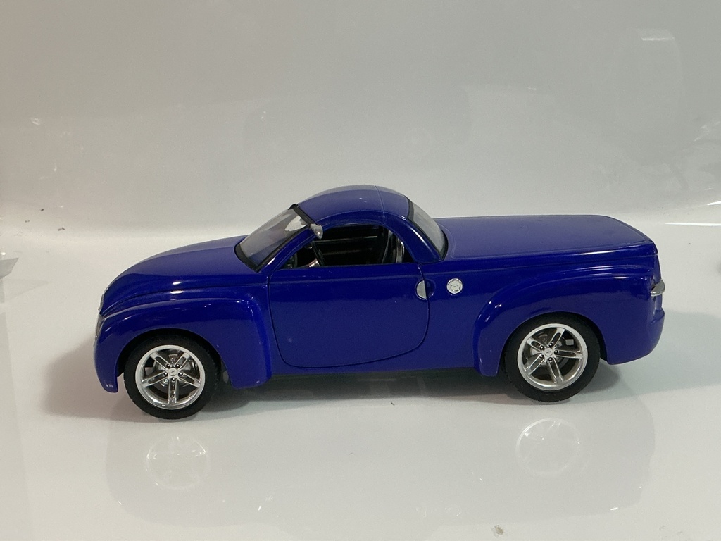 1/18 MAISTO 2000 CHEVROLET SSR BLUE ON BLUE - Photo 4