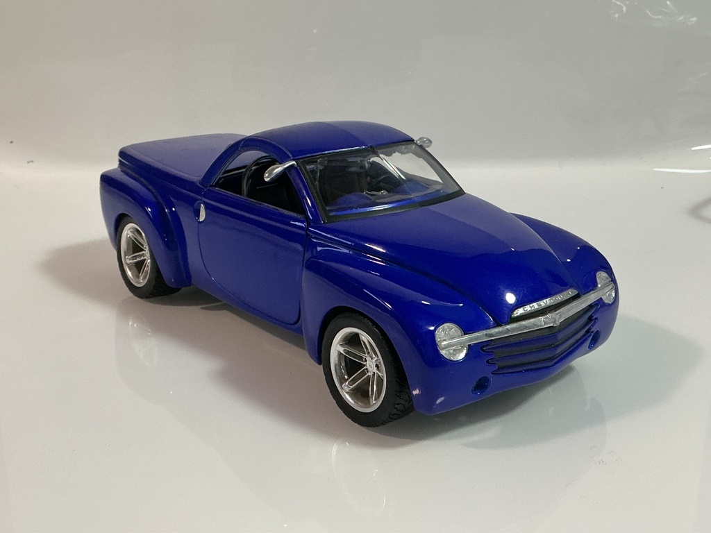 1/18 MAISTO 2000 CHEVROLET SSR BLUE ON BLUE - Photo 8