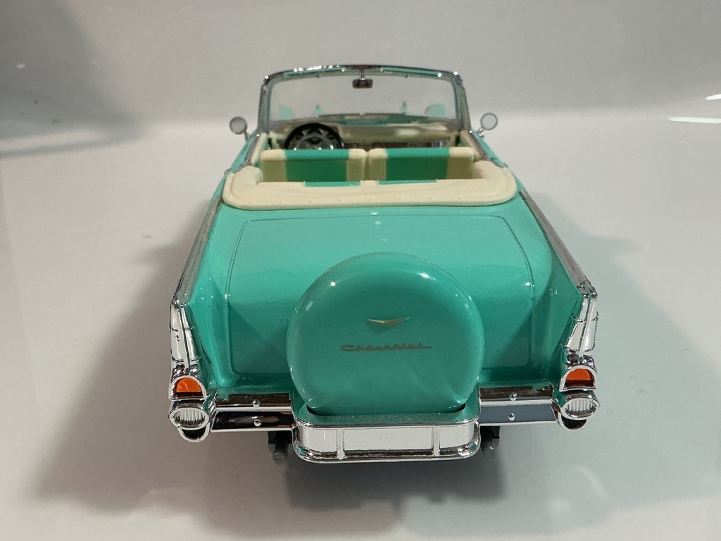 1/18 ROAD SIGNATURE ‘57 CHEVROLET BEL AIR TEAL ON WHITE - Photo 5