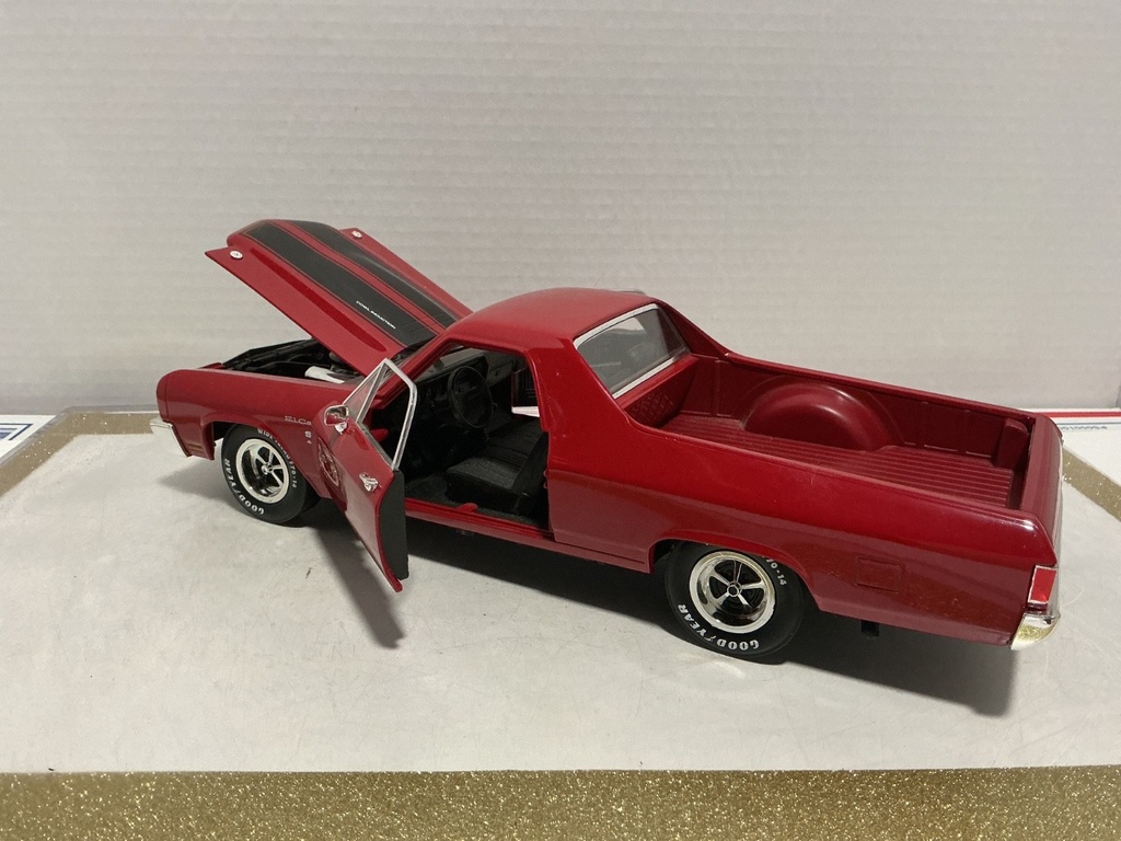 1/18: ERTL 1970 CHEVROLET EL CAMARO SS 454 image
