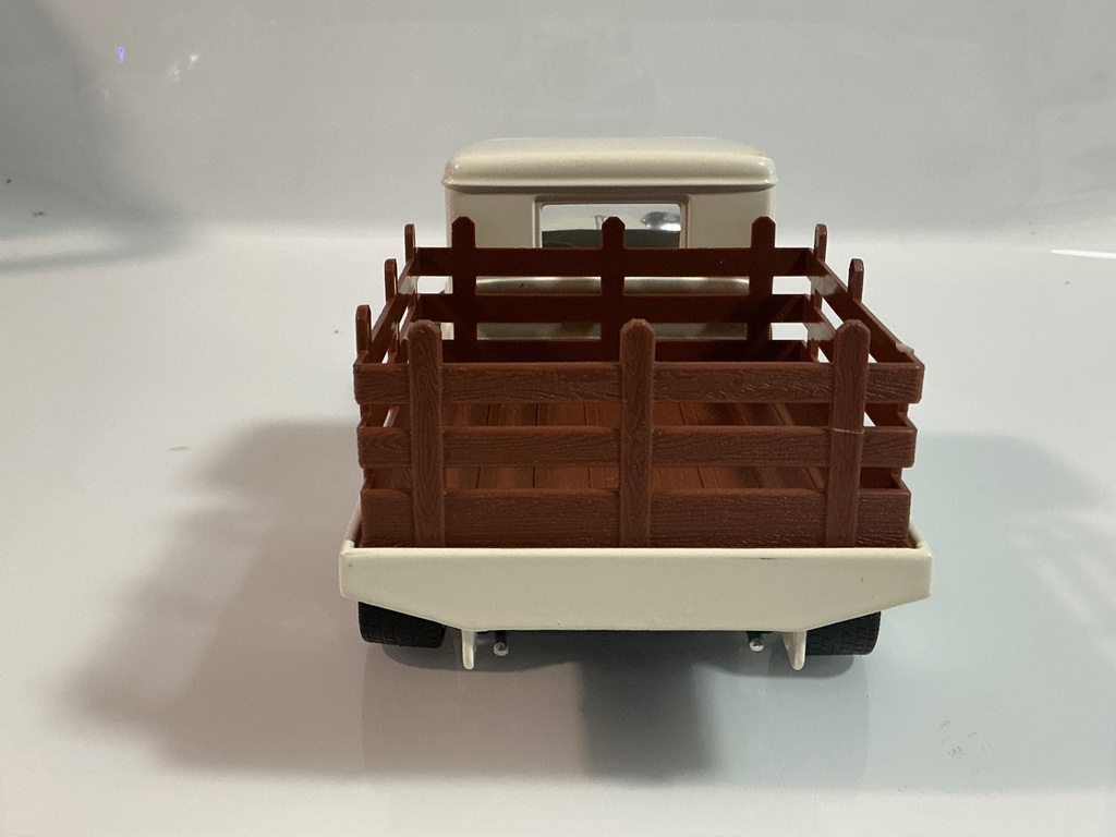 1/18 ROAD LEGENDS 1934 FORD PICKUP WHITE ON BLACK  - Photo 4