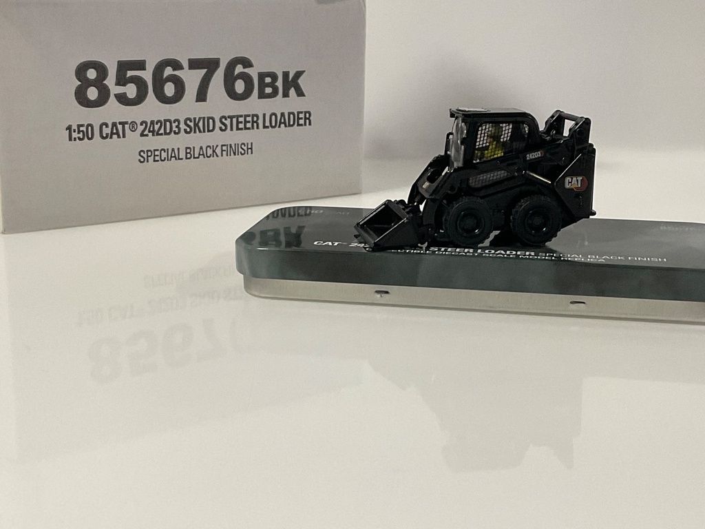 1/50 DIE CAST MASTER CAT 242D3 SKID STEER LOADER SPECIAL BLACK FINISH 85676BK - Photo 3