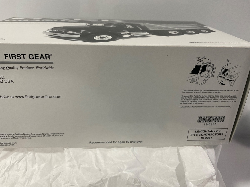 1/34 FIRST GEAR MACK GRANITE DUMP TRUCK LEHIGH VALLEY SITE CONTRACTORS 19-3251 - Photo 3