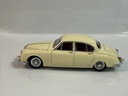 1/18 MAISTO 1959 JAGUAR MARK II CREAM ON RED - Photo 3