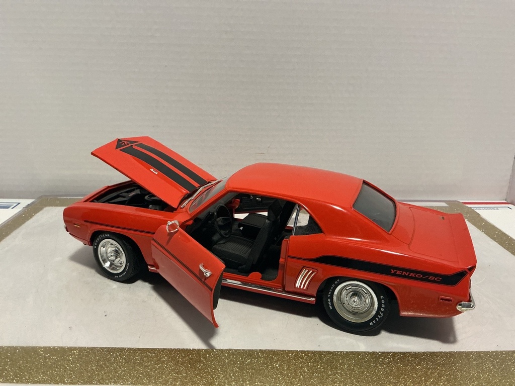 1/18: ERTL 1969 CAMARO YENKO SC CHEVROLET ORANGE ON BLACK 427 image