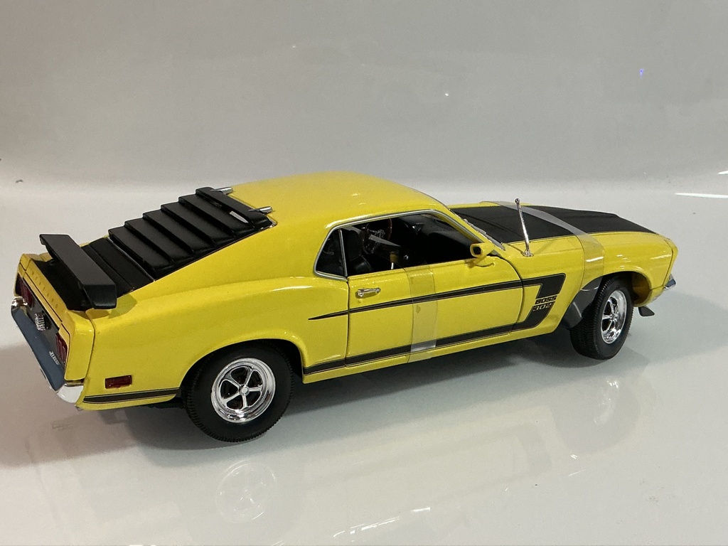 1/18 WELLY 1969 FORD MUSTANG YELLOW / BLACK ON BLACK - Photo 6