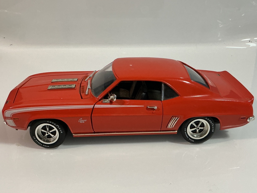 1/18 ERTL 1969 CHEVROLET CAMARO ORANGE ON BLACK - Photo 4