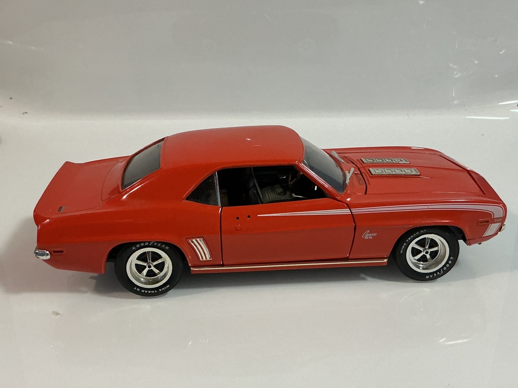 1/18 ERTL 1969 CHEVROLET CAMARO ORANGE ON BLACK - Photo 6