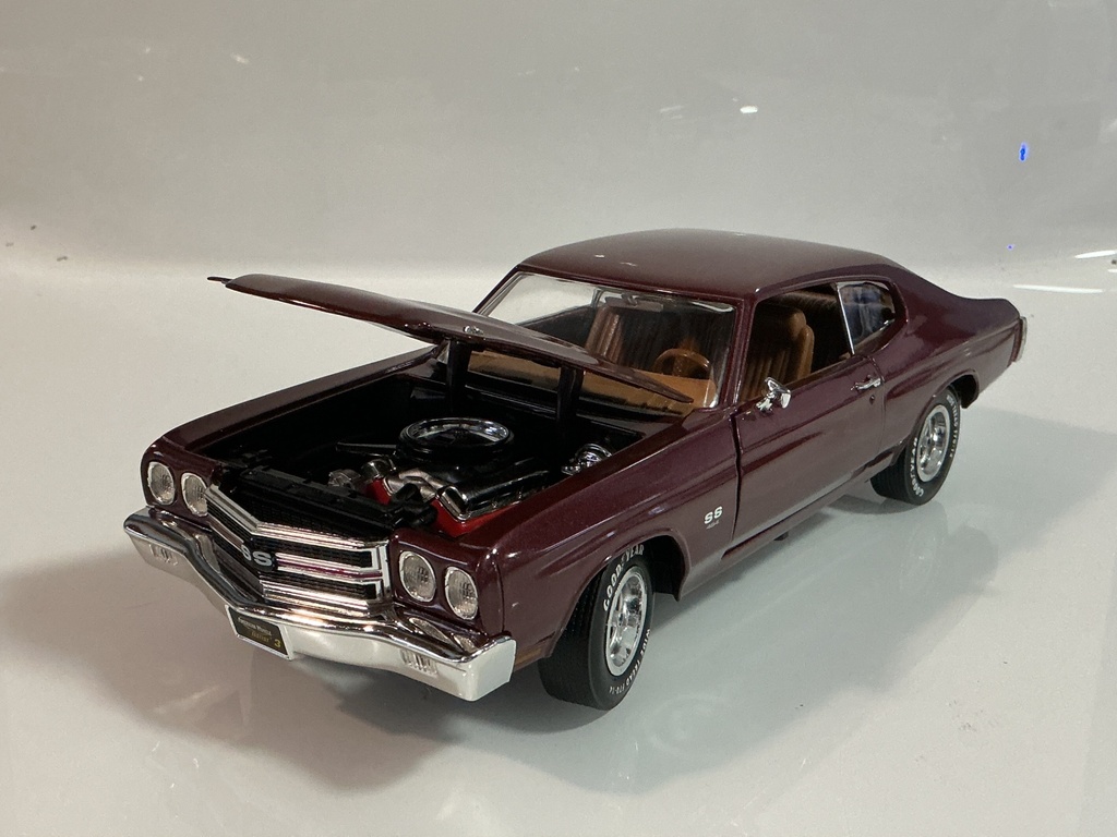 1/18 ERTL 1970 CHEVROLET CHEVELLE RED ON BROWN - Photo 2