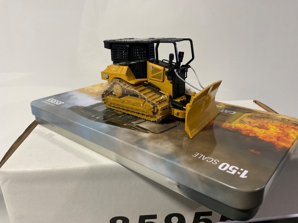 1/50 DCM CAT D5 XR FIRE SUPPRESSION DOZER 89955 - Photo 7