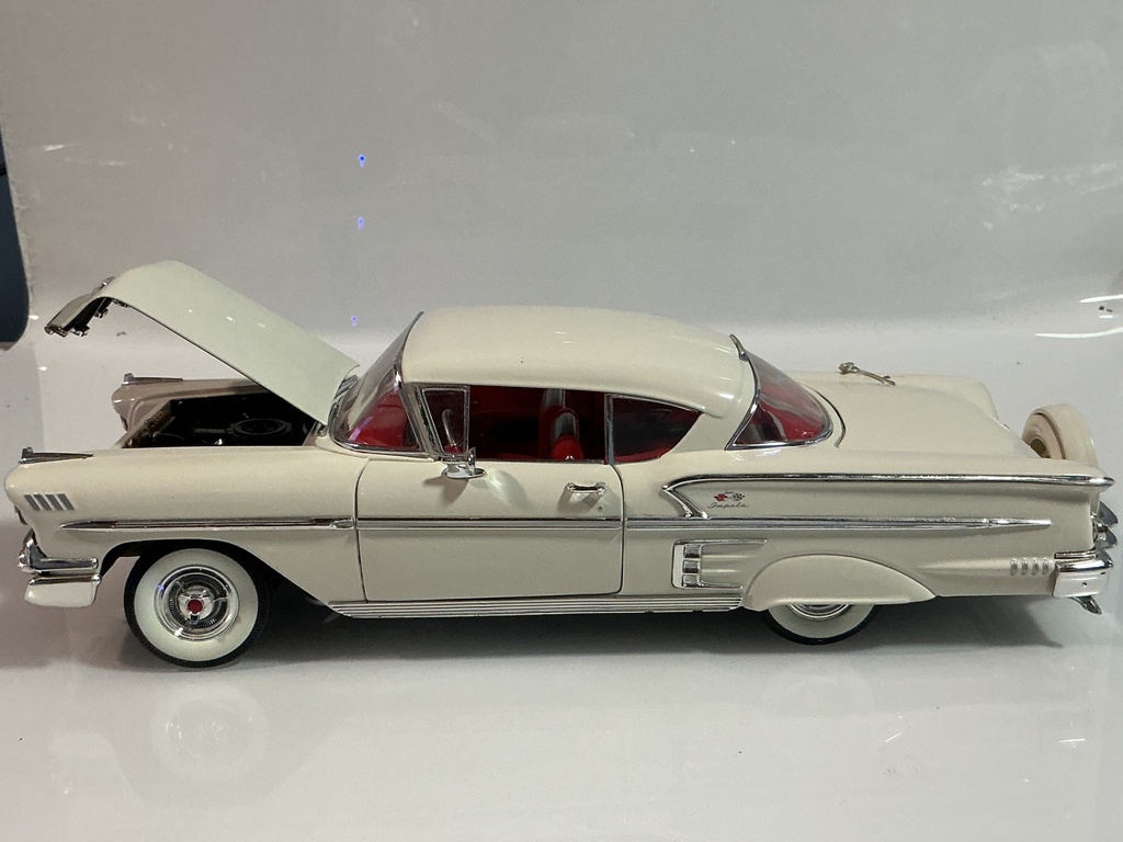 1/18 ERTL 1958 CHEVROLET IMPALA WHITE ON RED - Photo 3