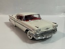1/18 ERTL 1958 CHEVROLET IMPALA WHITE ON RED - Photo 8