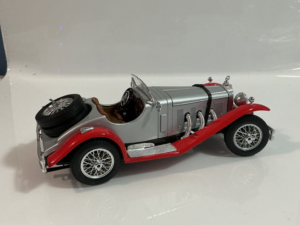 1/18 BURAGO MERCEDES BENZ SILVER / RED ON BROWN  - Photo 5