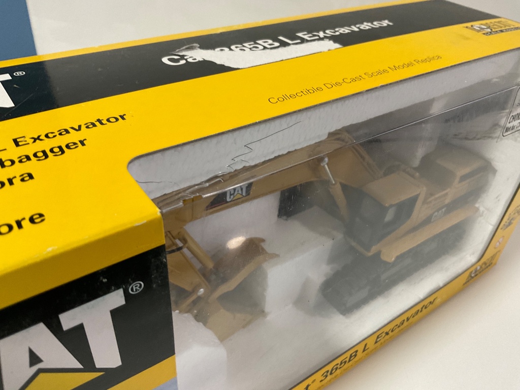 1/50 NORSCOT CAT 365B L EXCAVATOR  PLASTIC CRACKED  - Photo 2