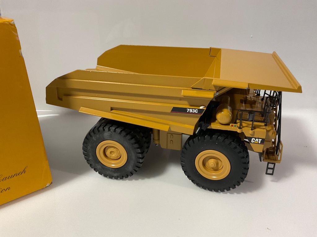 1/50 NZG CAT 793C OFF HIGHWAY TRUCK OFFICIAL LAUNCH EDITION  - Photo 4