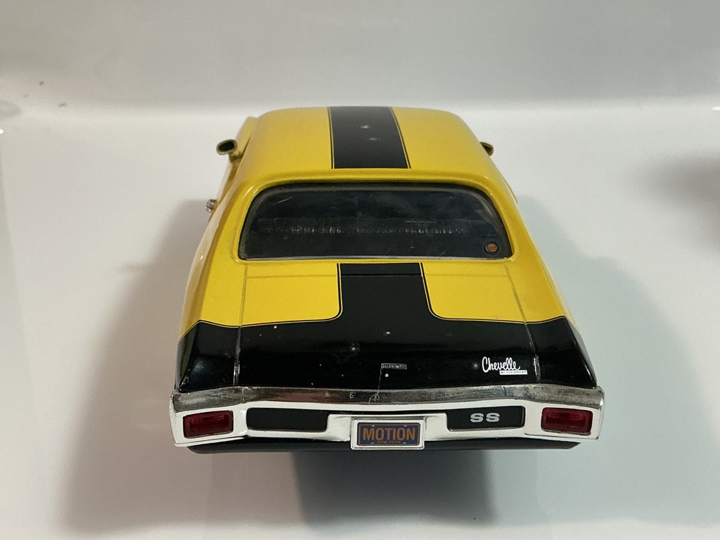 1/18 ERTL 1970 CHEVROLET CHEVELLE YELLOW ON BLACK - Photo 4