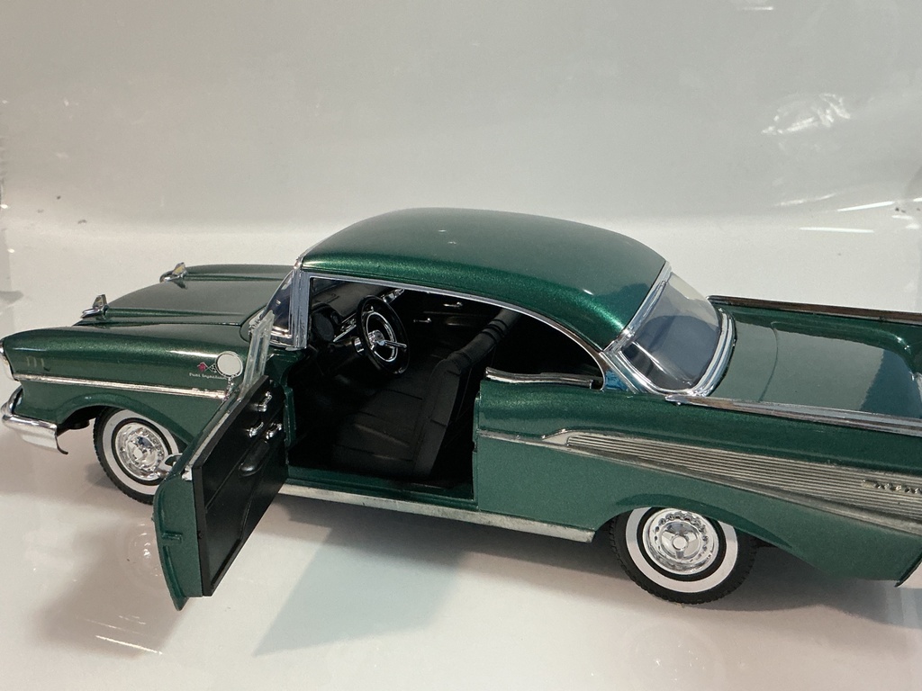 1/18 MOTORMAX 1957 CHEVY BEL AIR GREEN ON BLACK - Photo 4