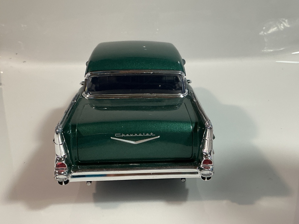 1/18 MOTORMAX 1957 CHEVY BEL AIR GREEN ON BLACK - Photo 5
