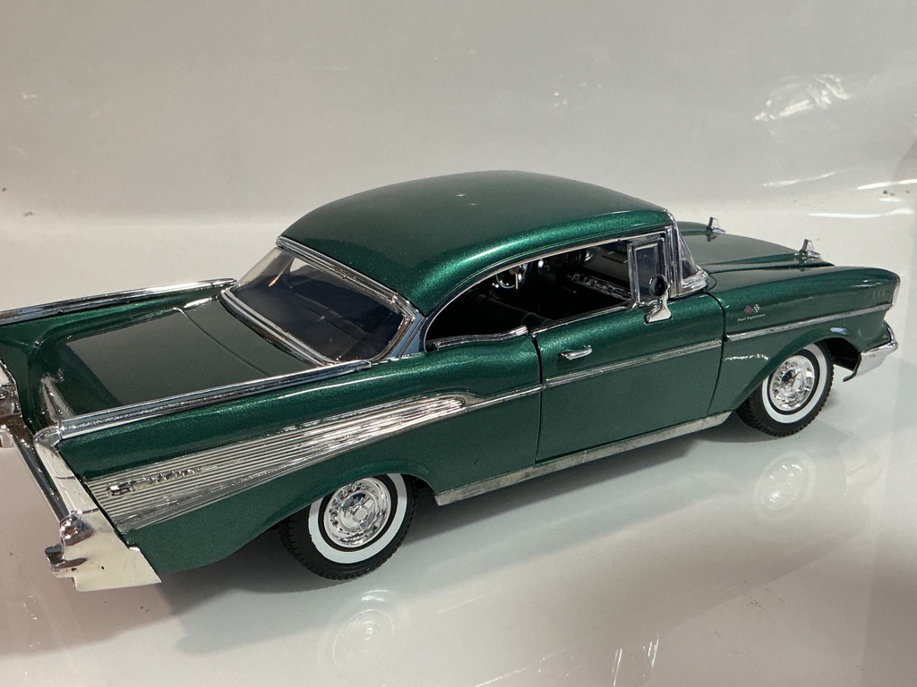 1/18 MOTORMAX 1957 CHEVY BEL AIR GREEN ON BLACK - Photo 6