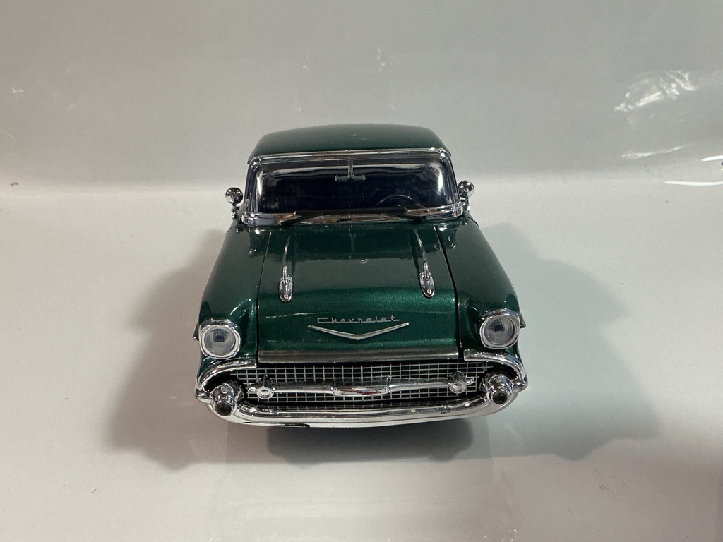 1/18 MOTORMAX 1957 CHEVY BEL AIR GREEN ON BLACK - Photo 7