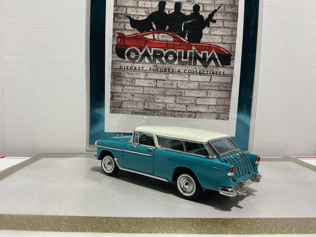 1/24: DANBURY MINT 1955 CHEVROLET NOMAD BLUE ON WHITE image