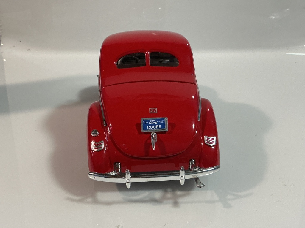 1/18 MAISTO 1940 FORD SEDAN RED ON TAN [MISSING HANDLE] - Photo 5