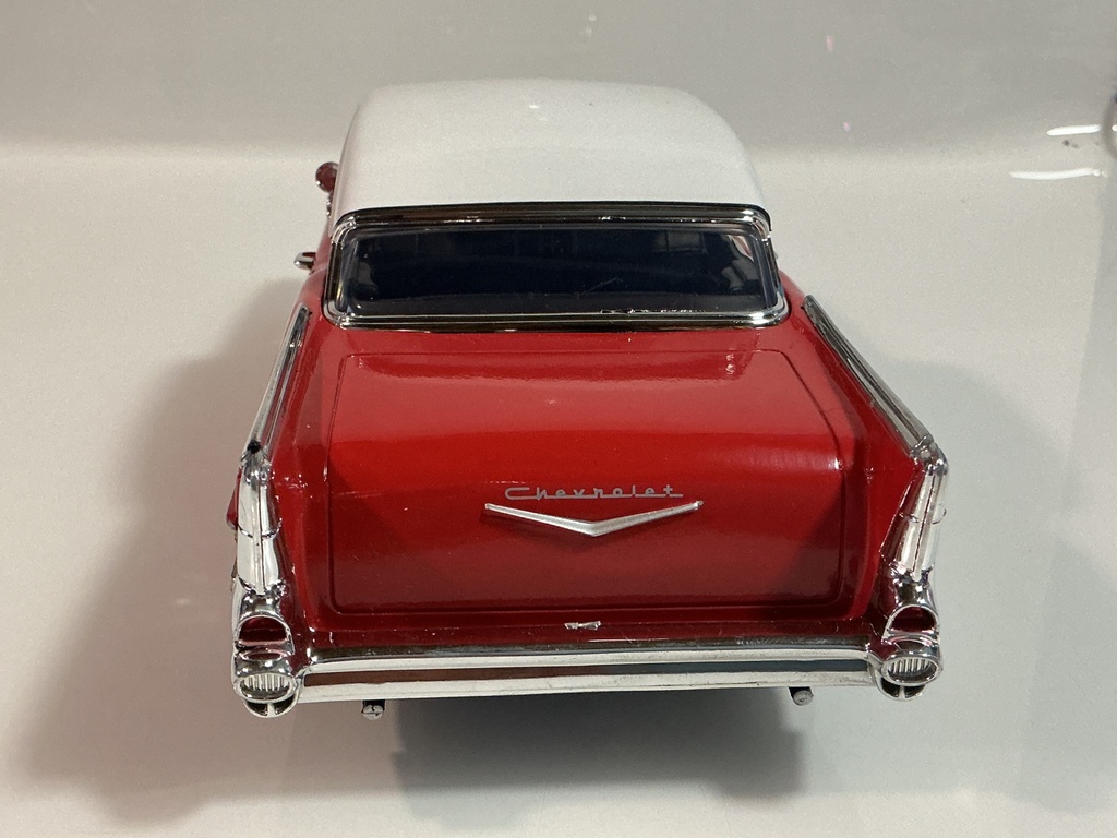 1/18 MOTORMAX 1957 CHEVY BEL AIR RED ON BLACK - Photo 5