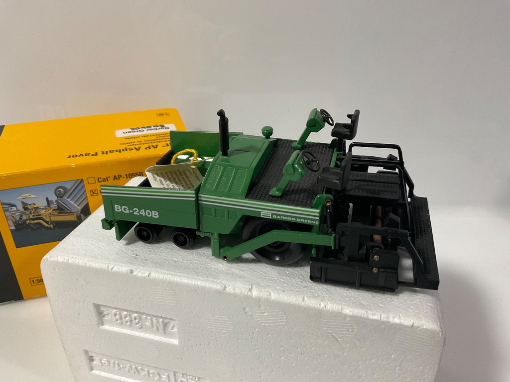 1/50 NZG CAT AP-1000B ASPHALT PAVER BARBER GREENE  - Photo 4