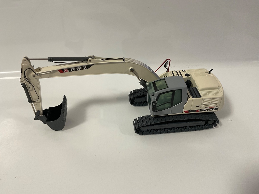 1/50 TEREX TC 225 LC EXCAVATOR  - Photo 3