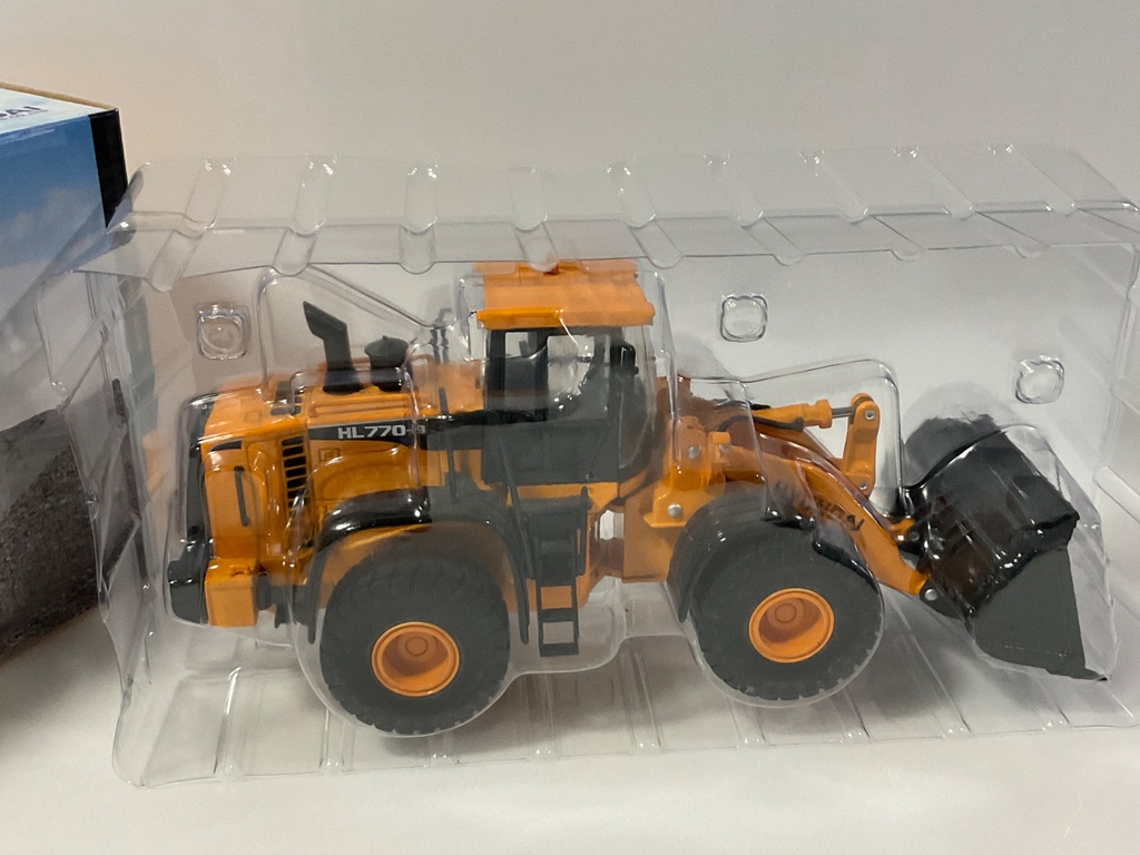 1/40 HYUNDAI WHEEL LOADER HL770-9 - Photo 4