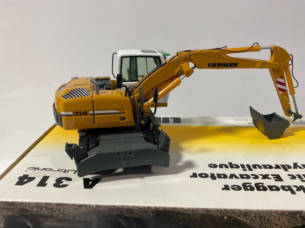 1/50 NZG LIEBHERR HYDRAULIC EXCAVATOR WHEELED  - Photo 5