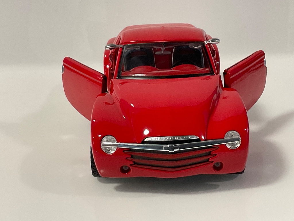 1/18 MAISTO2 2000 CHEVROLET SSR RED ON BLACK - Photo 6