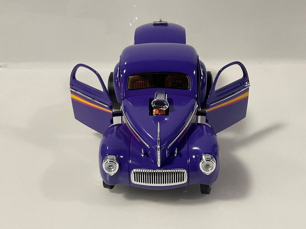 1/18 ROAD LEGENDS 1941 WILLYS CHRYSLER  CORPORATION PURPLE ON BROWN - Photo 5