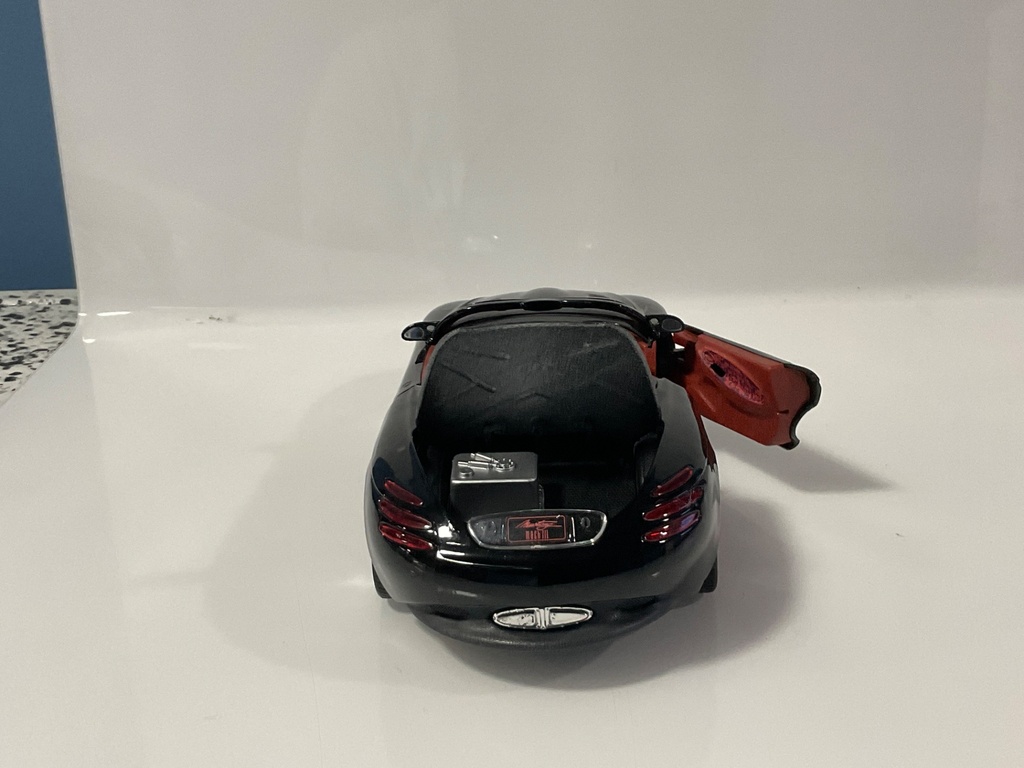 1/18 MAISTO MUSTANG MACH III BLACK ON RED - Photo 3