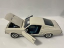 1/18 ERTL FORD MUSTANG WHITE ON BLUE - Photo 2