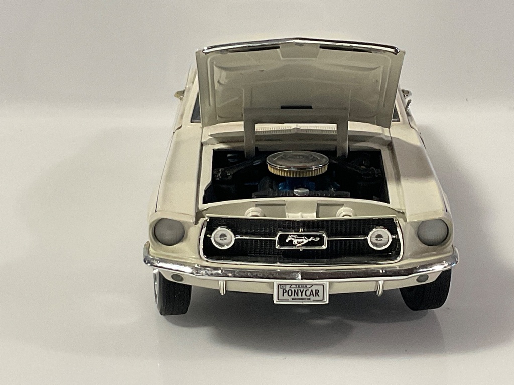 1/18 ERTL FORD MUSTANG WHITE ON BLUE - Photo 5