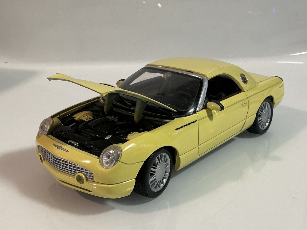 1/18 MAISTO THUNDERBIRD YELLOW ON BLACK - Photo 2